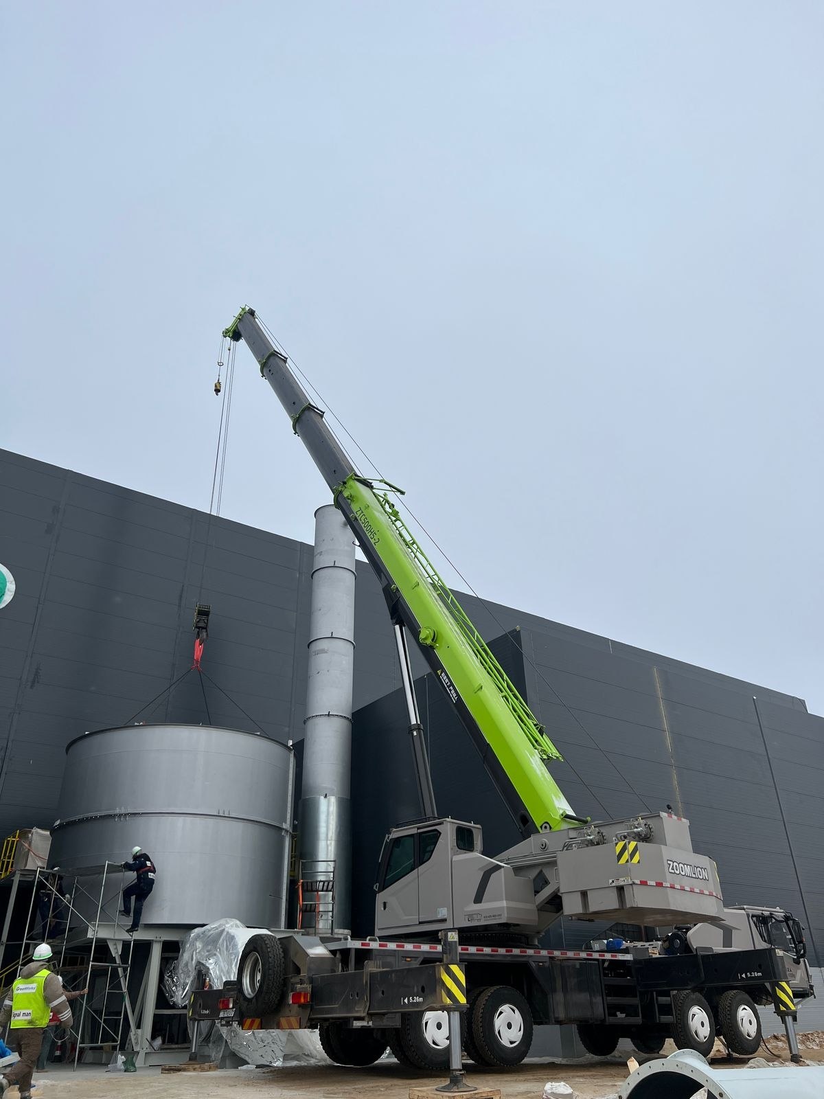 Автокран XCMG XCA230 230 тонн аренда Казахстан вылет стрелы 109 метров